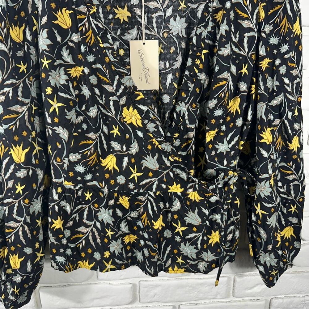 NWT Universal Thread Floral Wrap Top Size L - Picture 10 of 12